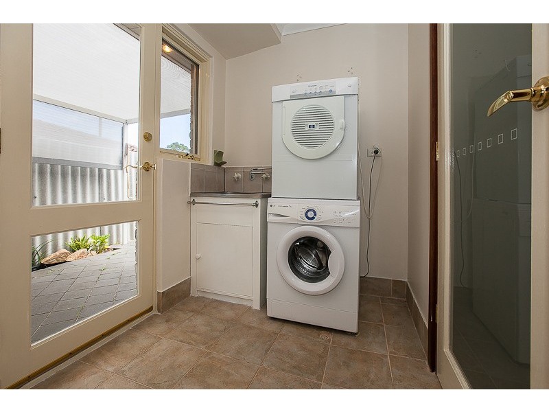 16 Brixham Way, Warnbro WA 6169