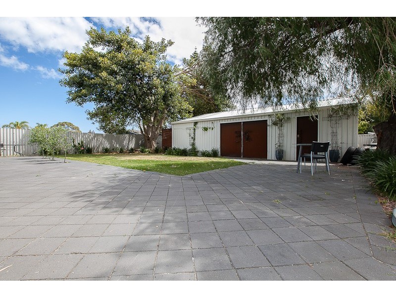 16 Brixham Way, Warnbro WA 6169
