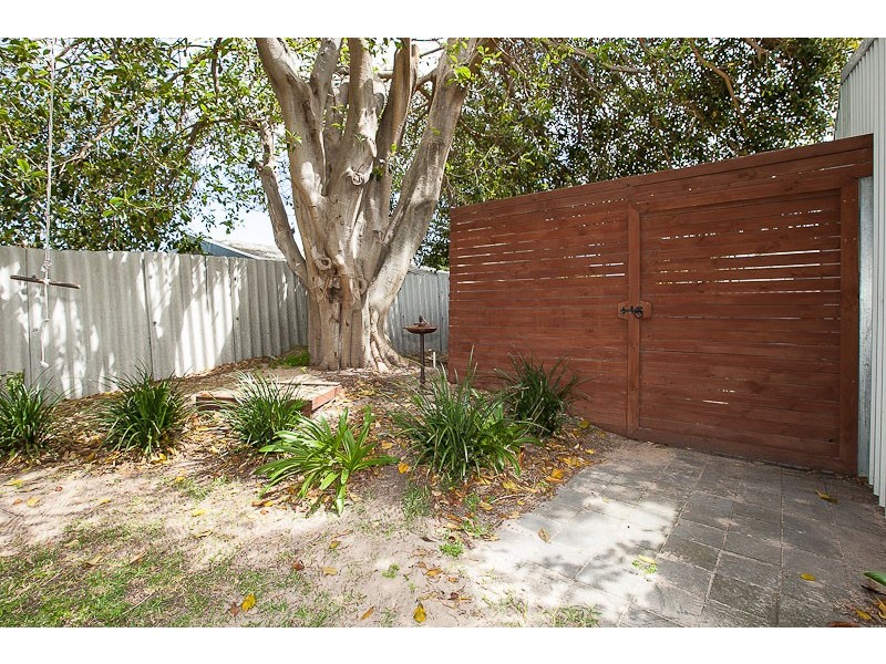 16 Brixham Way, Warnbro WA 6169