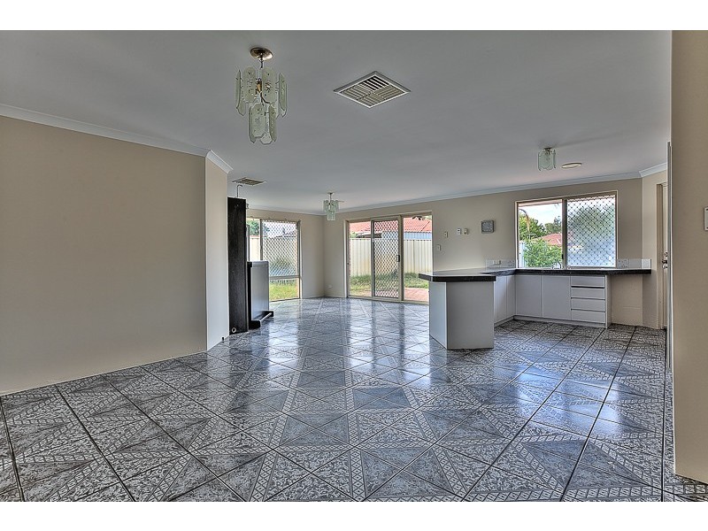 3 Middleton Place, Waikiki WA 6169