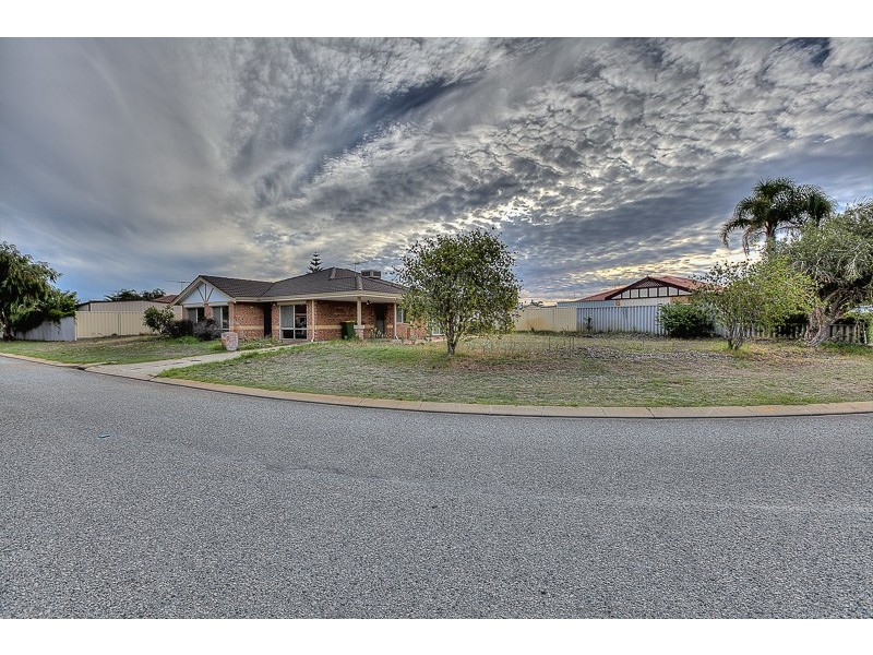 3 Middleton Place, Waikiki WA 6169
