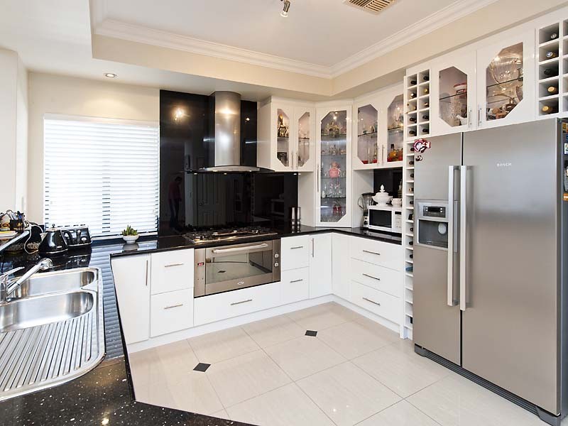 106 Hawker Street, Shoalwater WA 6169