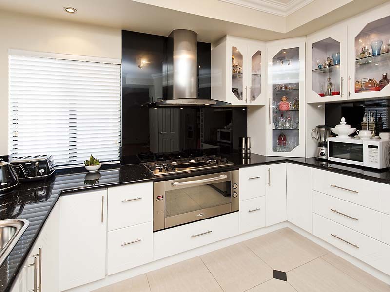 106 Hawker Street, Shoalwater WA 6169