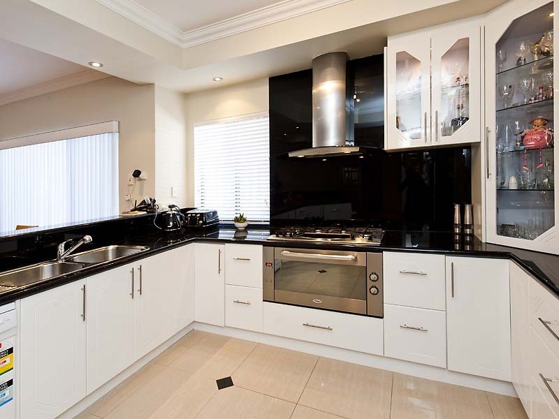 106 Hawker Street, Shoalwater WA 6169