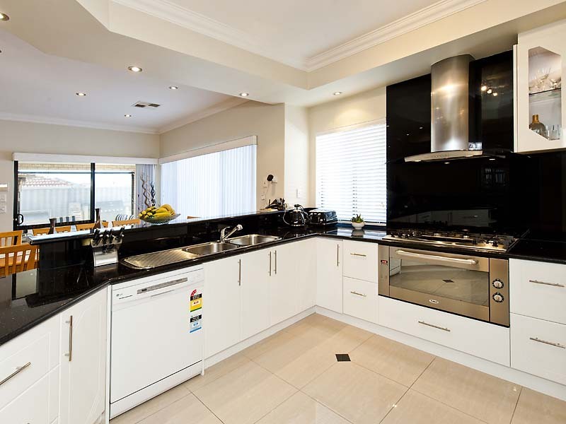 106 Hawker Street, Shoalwater WA 6169