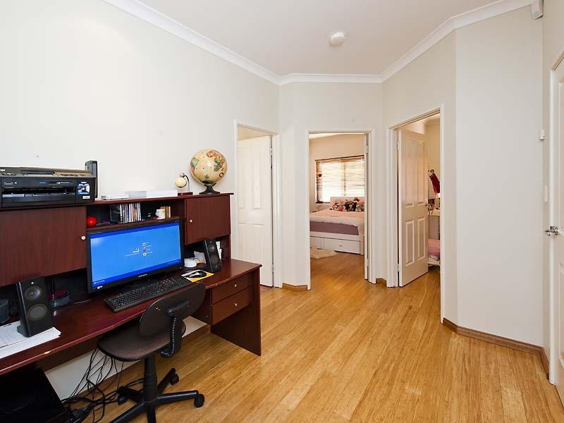 106 Hawker Street, Shoalwater WA 6169