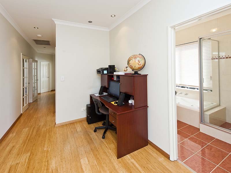 106 Hawker Street, Shoalwater WA 6169