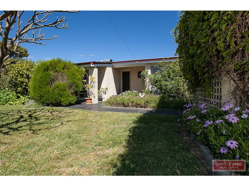 7 Taurus Court, Rockingham WA 6168