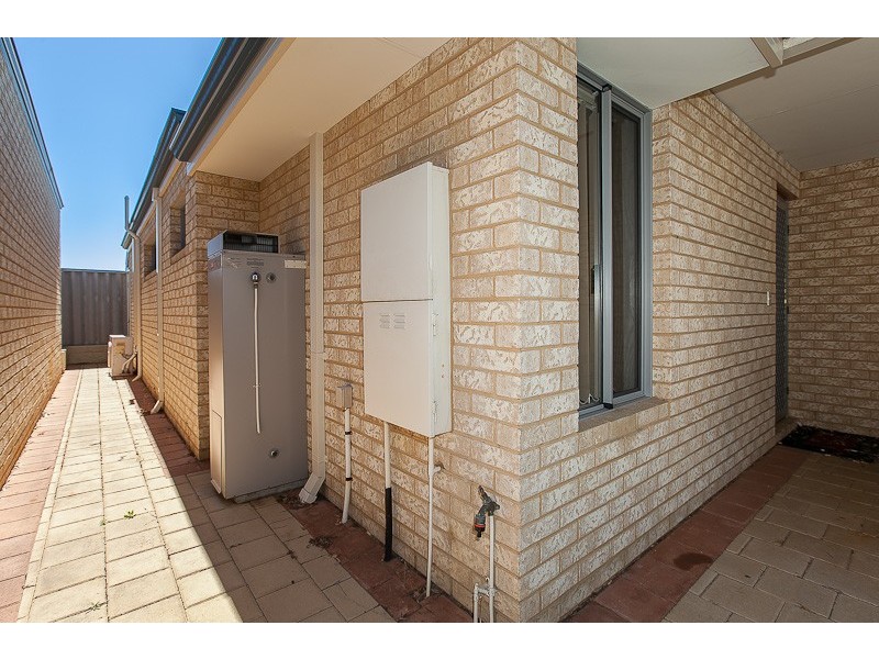 2/66 Parkin Street, Rockingham WA 6168