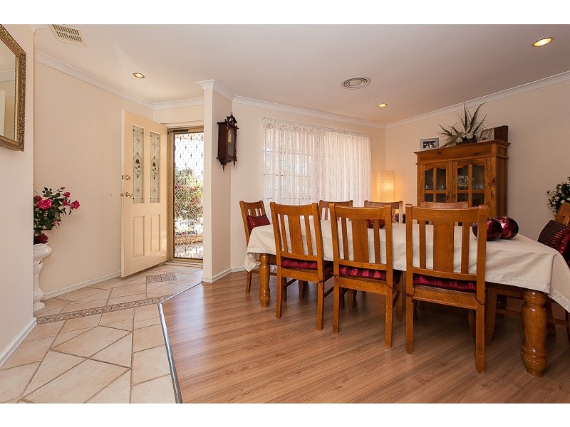 33 Cumberland Way, Waikiki WA 6169