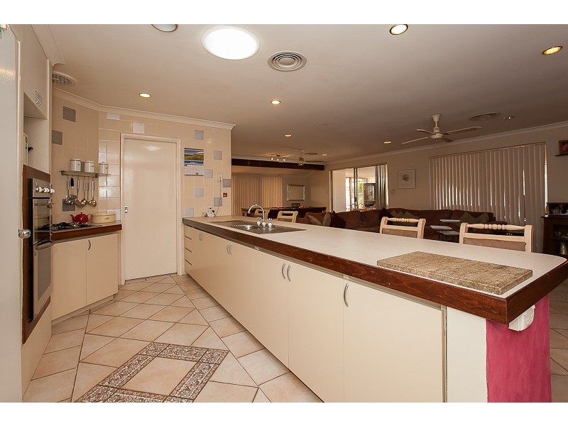 33 Cumberland Way, Waikiki WA 6169