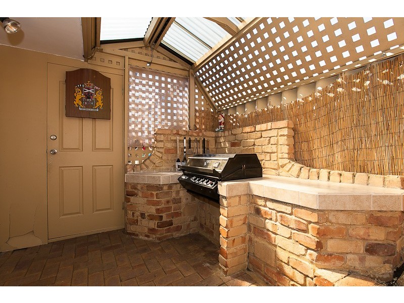 33 Cumberland Way, Waikiki WA 6169