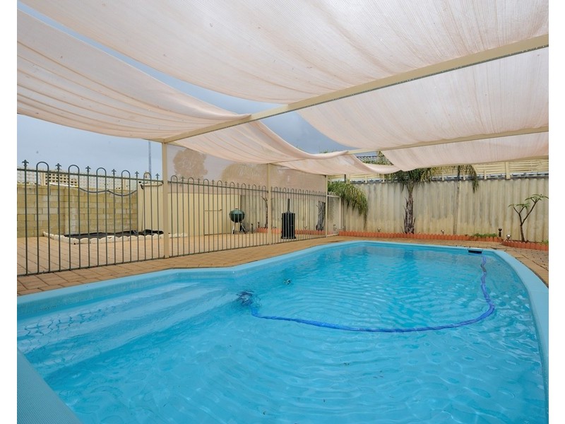 1 Lille Lane, Port Kennedy WA 6172