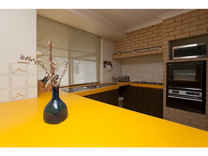 6 Swifts Court, Rockingham WA 6168