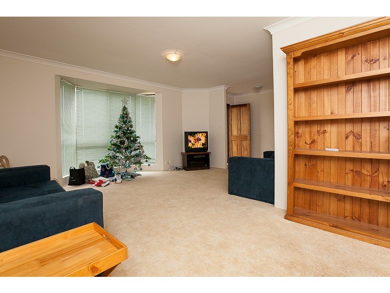 6 Swifts Court, Rockingham WA 6168