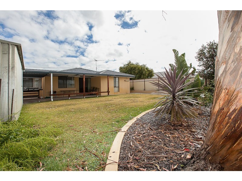 6 Swifts Court, Rockingham WA 6168