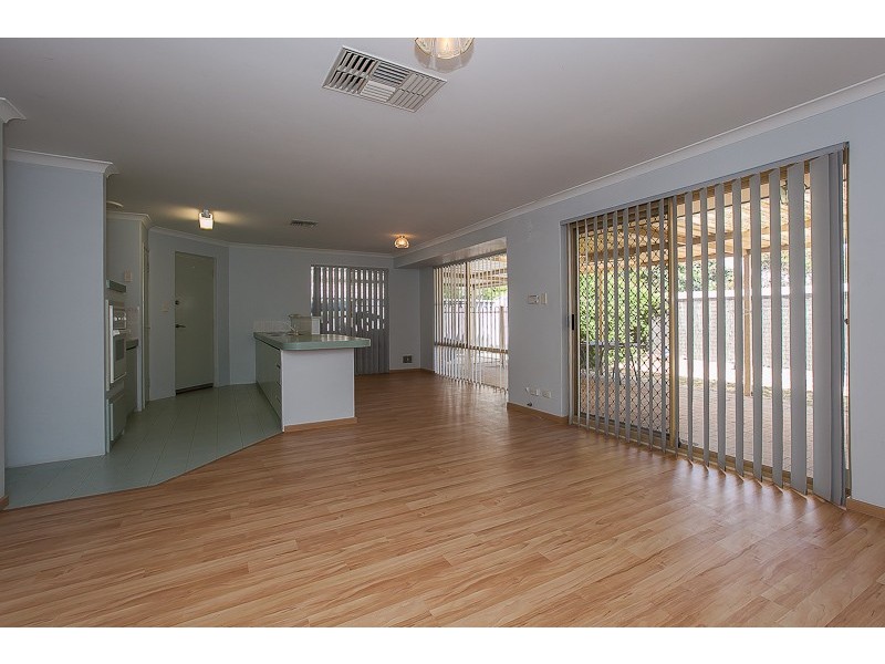 2 Lightfoot Place, Cooloongup WA 6168