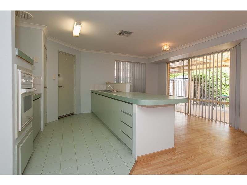 2 Lightfoot Place, Cooloongup WA 6168