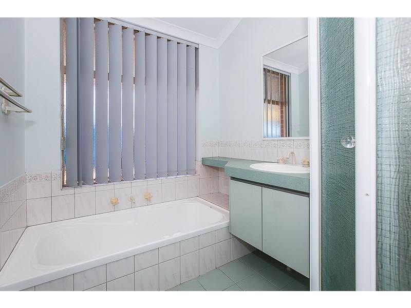 2 Lightfoot Place, Cooloongup WA 6168