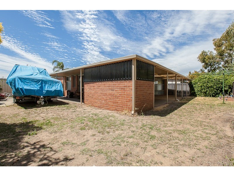 2 Lightfoot Place, Cooloongup WA 6168