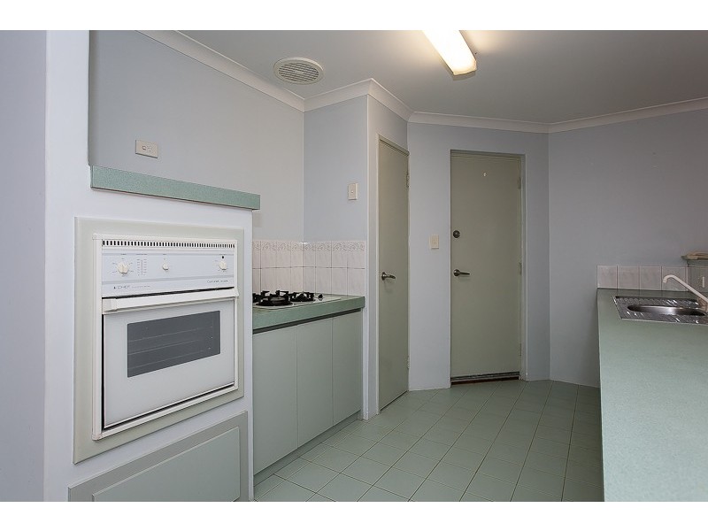 2 Lightfoot Place, Cooloongup WA 6168