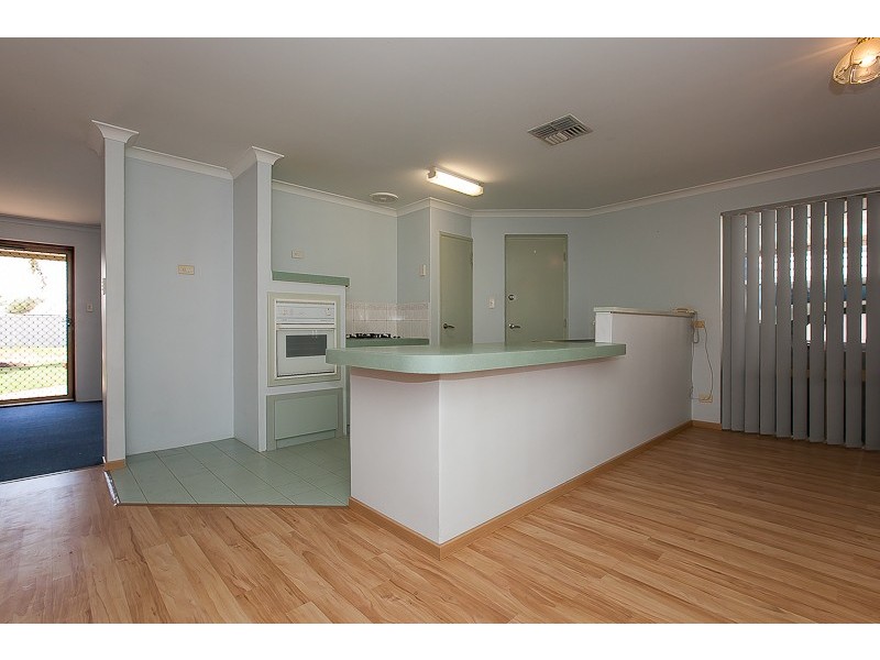 2 Lightfoot Place, Cooloongup WA 6168