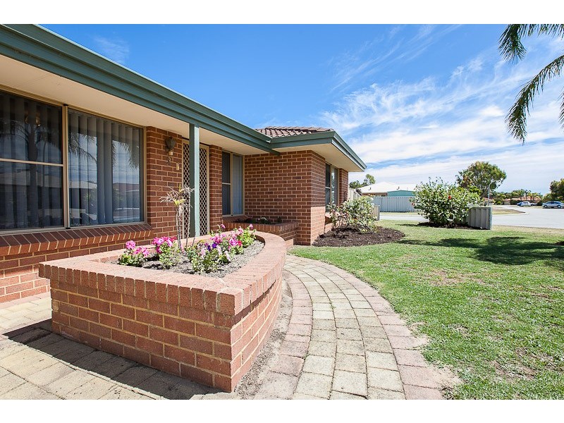 2 Lightfoot Place, Cooloongup WA 6168