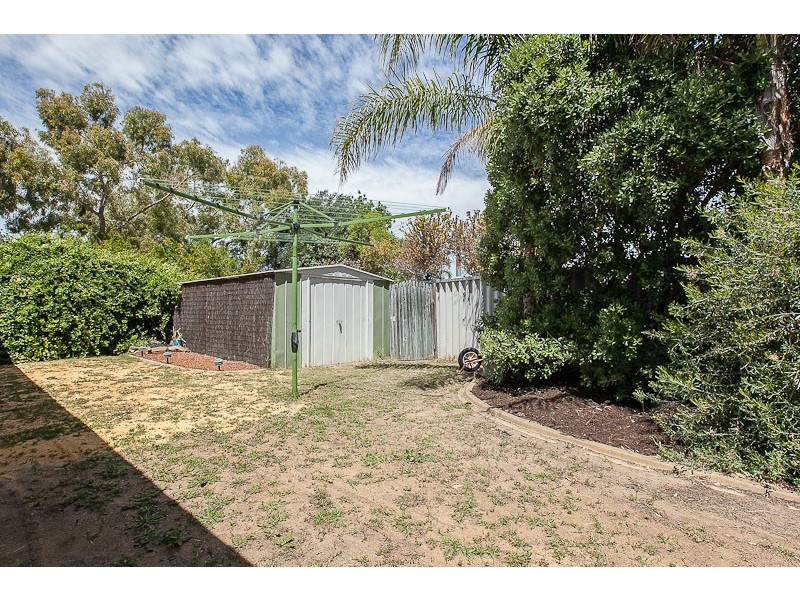 2 Lightfoot Place, Cooloongup WA 6168