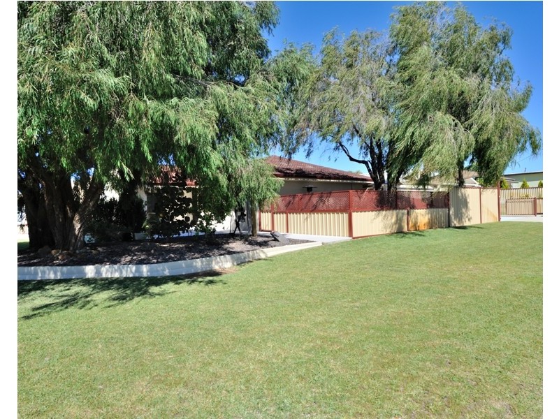 79 Currie Street, Warnbro WA 6169