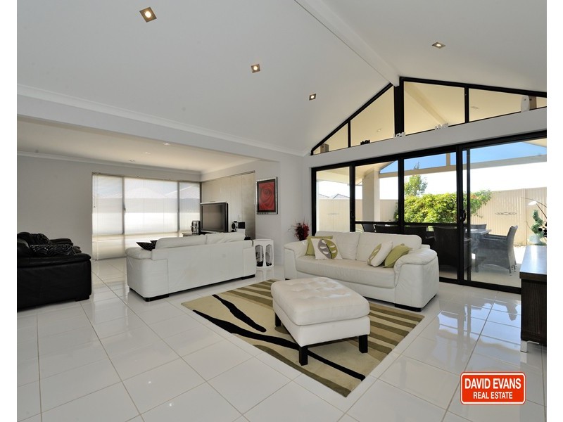 42 Whitemoss Turn, Waikiki WA 6169