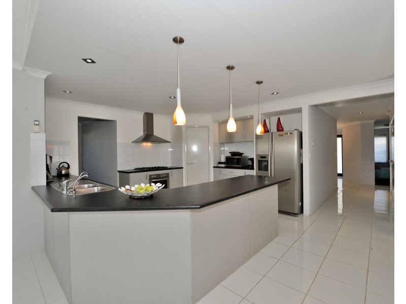 42 Whitemoss Turn, Waikiki WA 6169