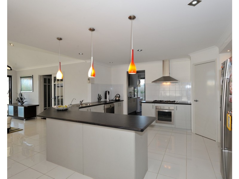 42 Whitemoss Turn, Waikiki WA 6169