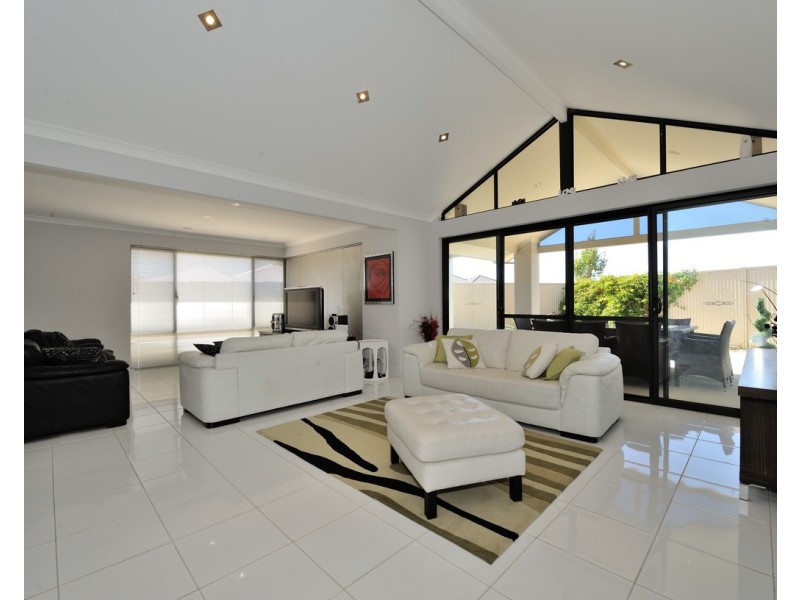 42 Whitemoss Turn, Waikiki WA 6169