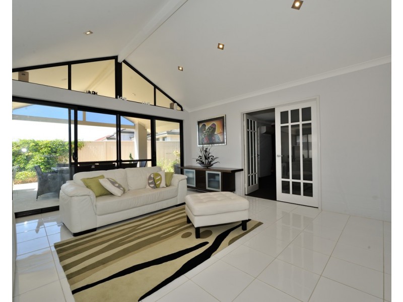 42 Whitemoss Turn, Waikiki WA 6169