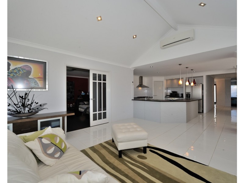 42 Whitemoss Turn, Waikiki WA 6169