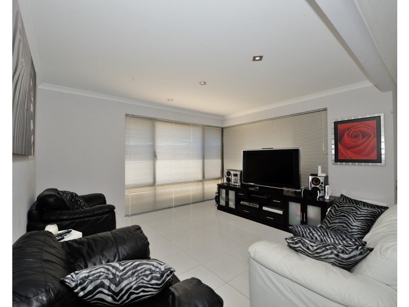 42 Whitemoss Turn, Waikiki WA 6169