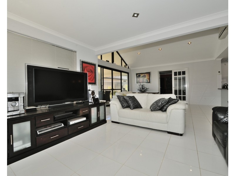 42 Whitemoss Turn, Waikiki WA 6169