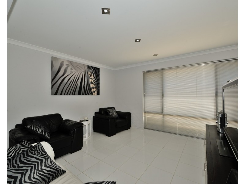 42 Whitemoss Turn, Waikiki WA 6169