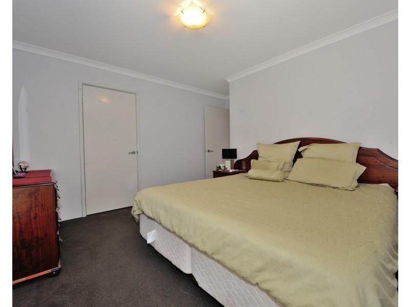 42 Whitemoss Turn, Waikiki WA 6169