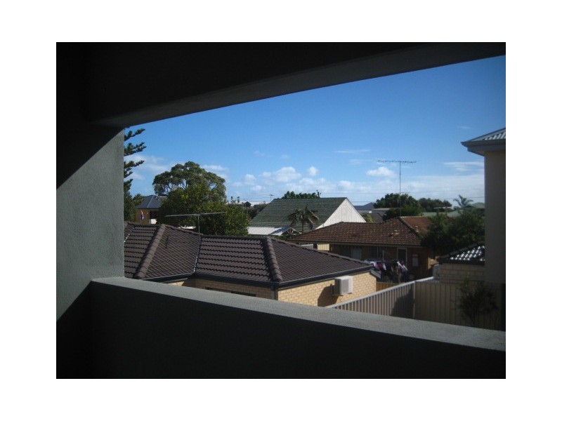 3/138 Lewington Street, Rockingham WA 6168