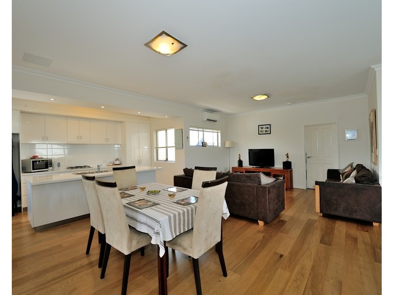 4/205 Kent Street, Rockingham WA 6168