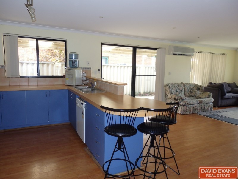 61 Chelmsford Avenue, Port Kennedy WA 6172