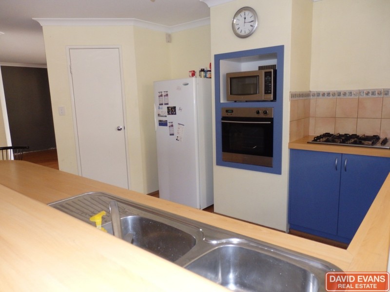 61 Chelmsford Avenue, Port Kennedy WA 6172