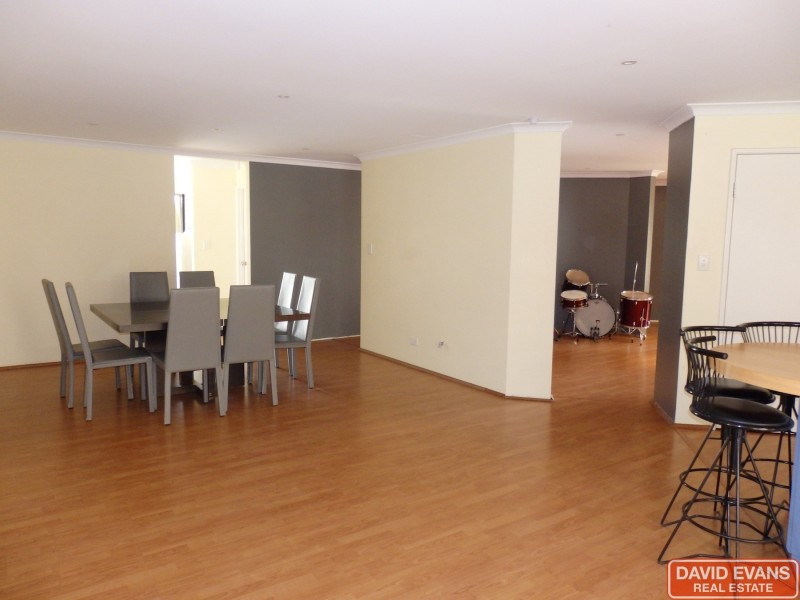 61 Chelmsford Avenue, Port Kennedy WA 6172