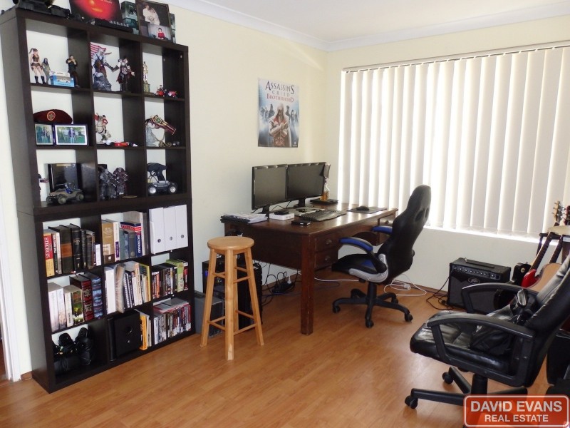 61 Chelmsford Avenue, Port Kennedy WA 6172