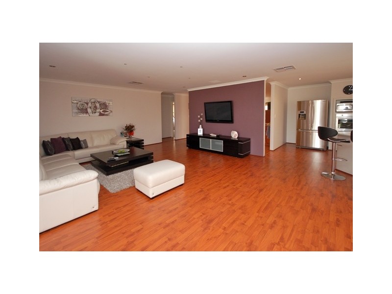 13 Ambleside Parade, Waikiki WA 6169