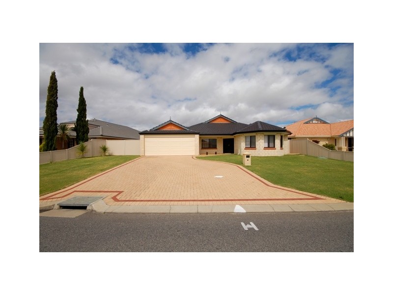 13 Ambleside Parade, Waikiki WA 6169