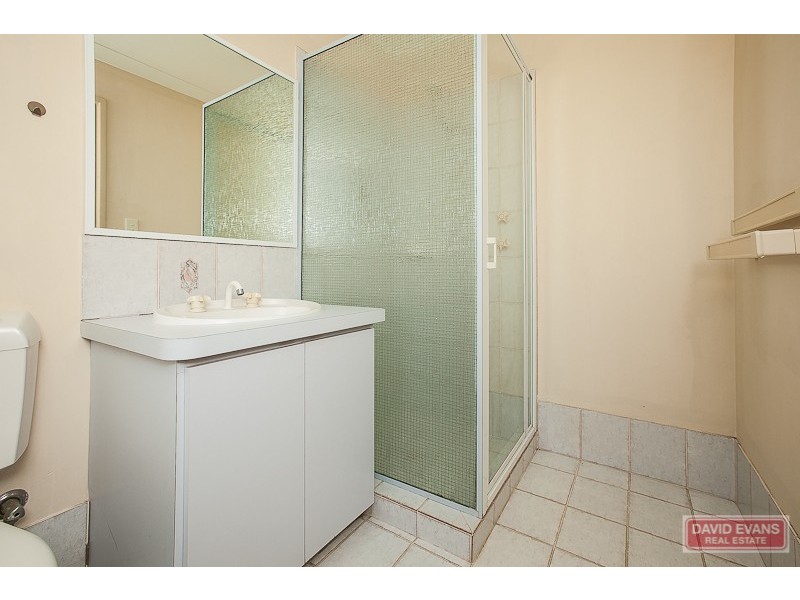 13 Maroon Place, Warnbro WA 6169