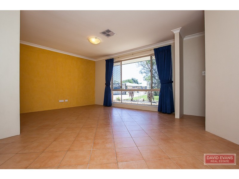 13 Maroon Place, Warnbro WA 6169