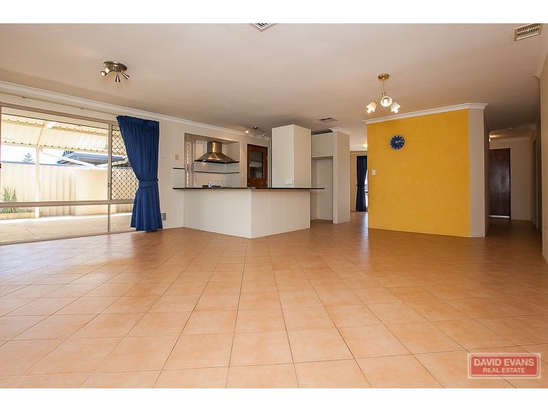 13 Maroon Place, Warnbro WA 6169